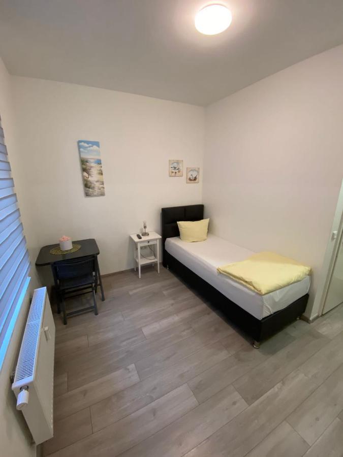 Apartment Dusseldorf-City Exteriör bild
